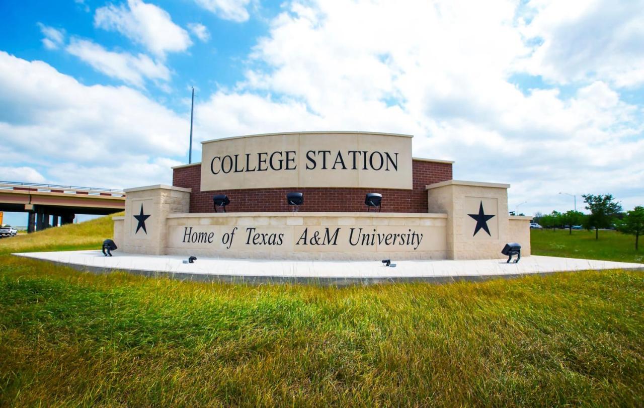 Holiday Inn Express & Suites College Station By Ihg Esterno foto