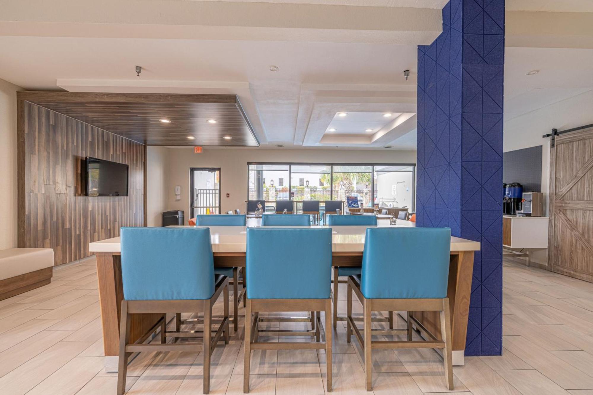 Holiday Inn Express & Suites College Station By Ihg Esterno foto