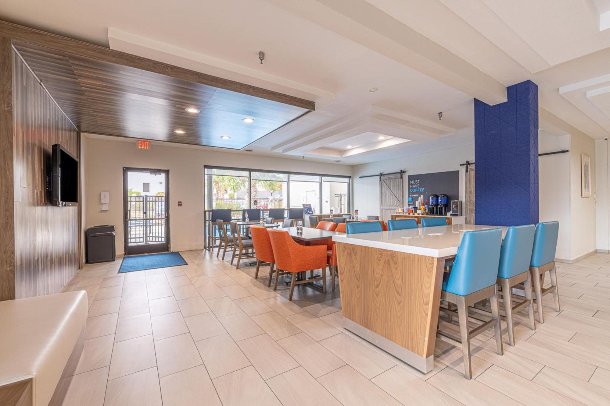 Holiday Inn Express & Suites College Station By Ihg Esterno foto