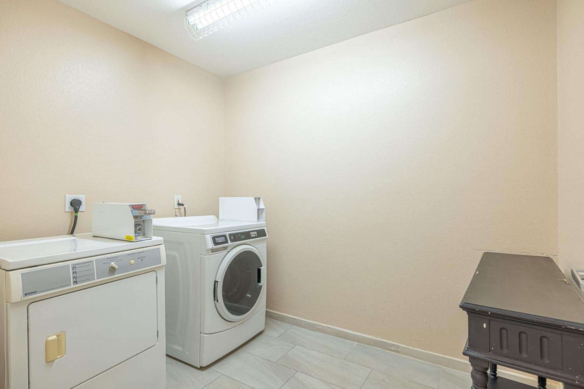 Holiday Inn Express & Suites College Station By Ihg Esterno foto