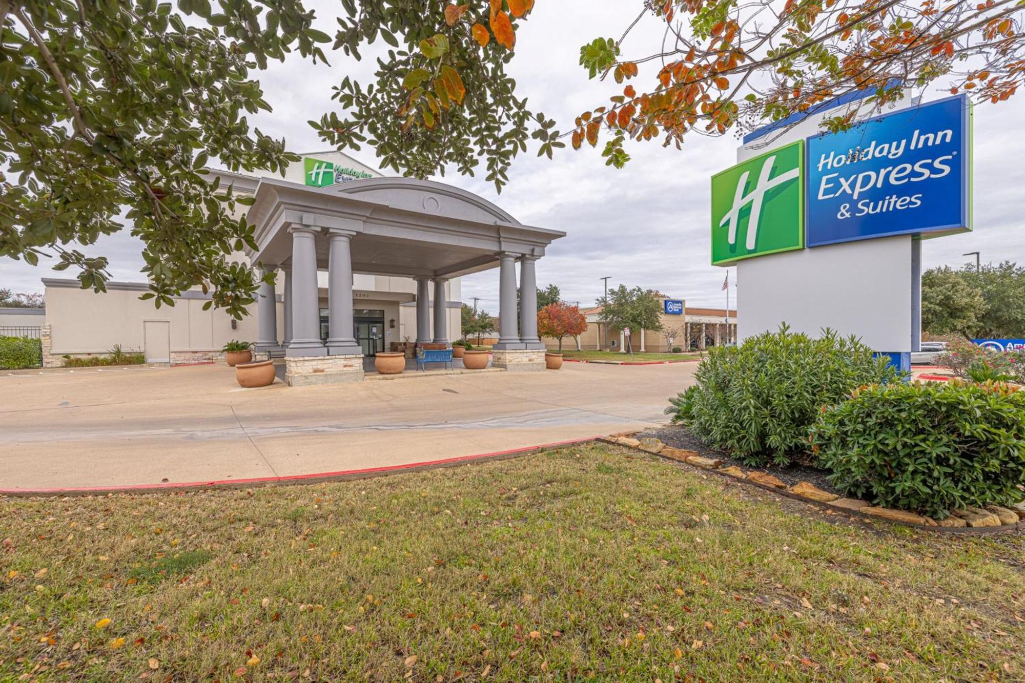 Holiday Inn Express & Suites College Station By Ihg Esterno foto