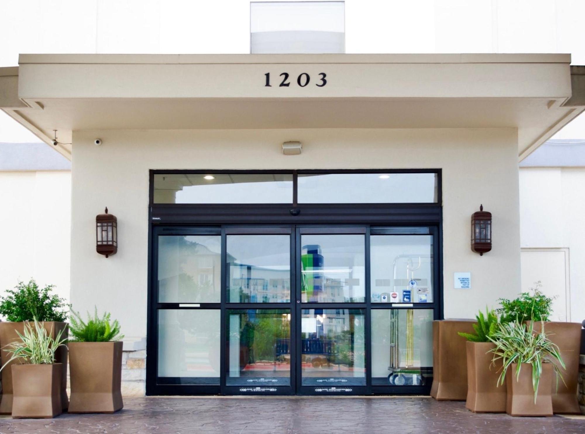 Holiday Inn Express & Suites College Station By Ihg Esterno foto